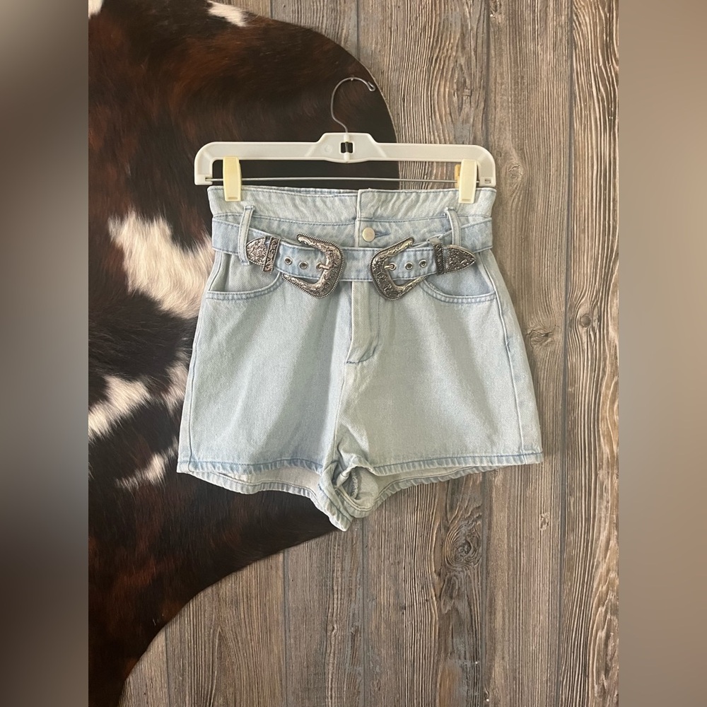 Le lis collections size small light blue jean wash western buckle belt FLAWED